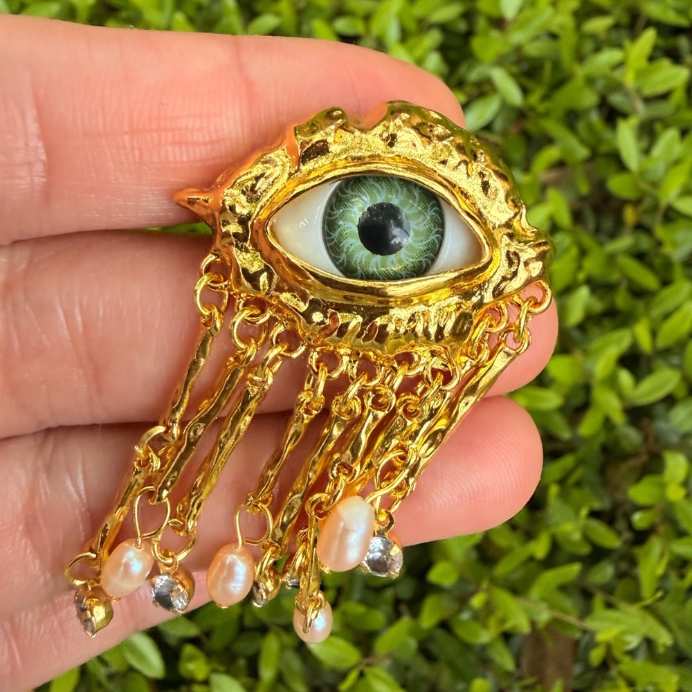 Gold Eye Fringe Pendant with Green Iris and Pearl Drops - Picture 3 of 5